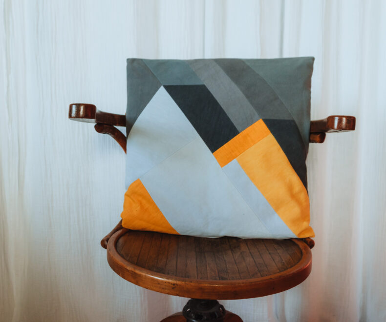 Grand Coussin Montagne Carré Gris Gris claire Jaune