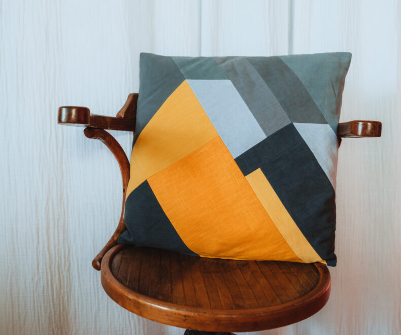 Grand Coussin Montagne Carré Gris Jaune Gris