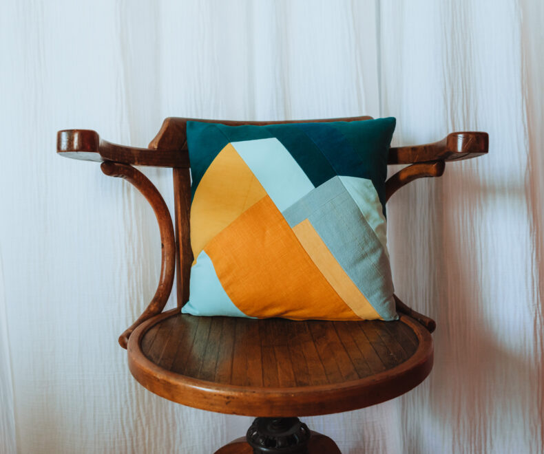 Coussin Montagne carré Bleu Canard Jaune Bleu