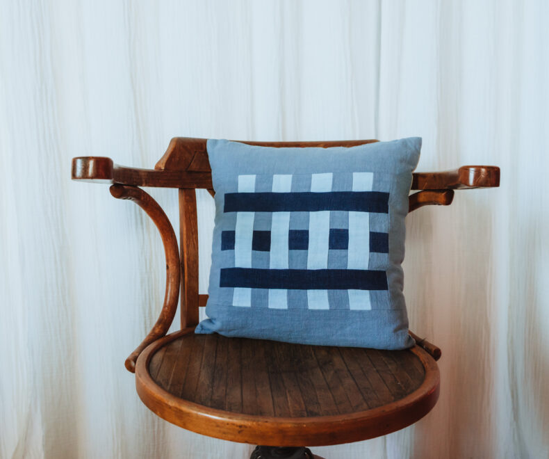 Coussin Quadrillé Carré 3 Bleu et arrière Beige